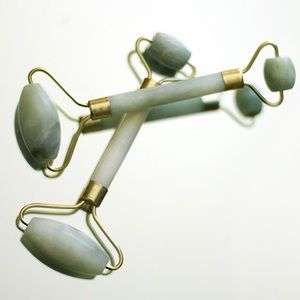 Luna Nectar The Metamorphic Jade Roller
